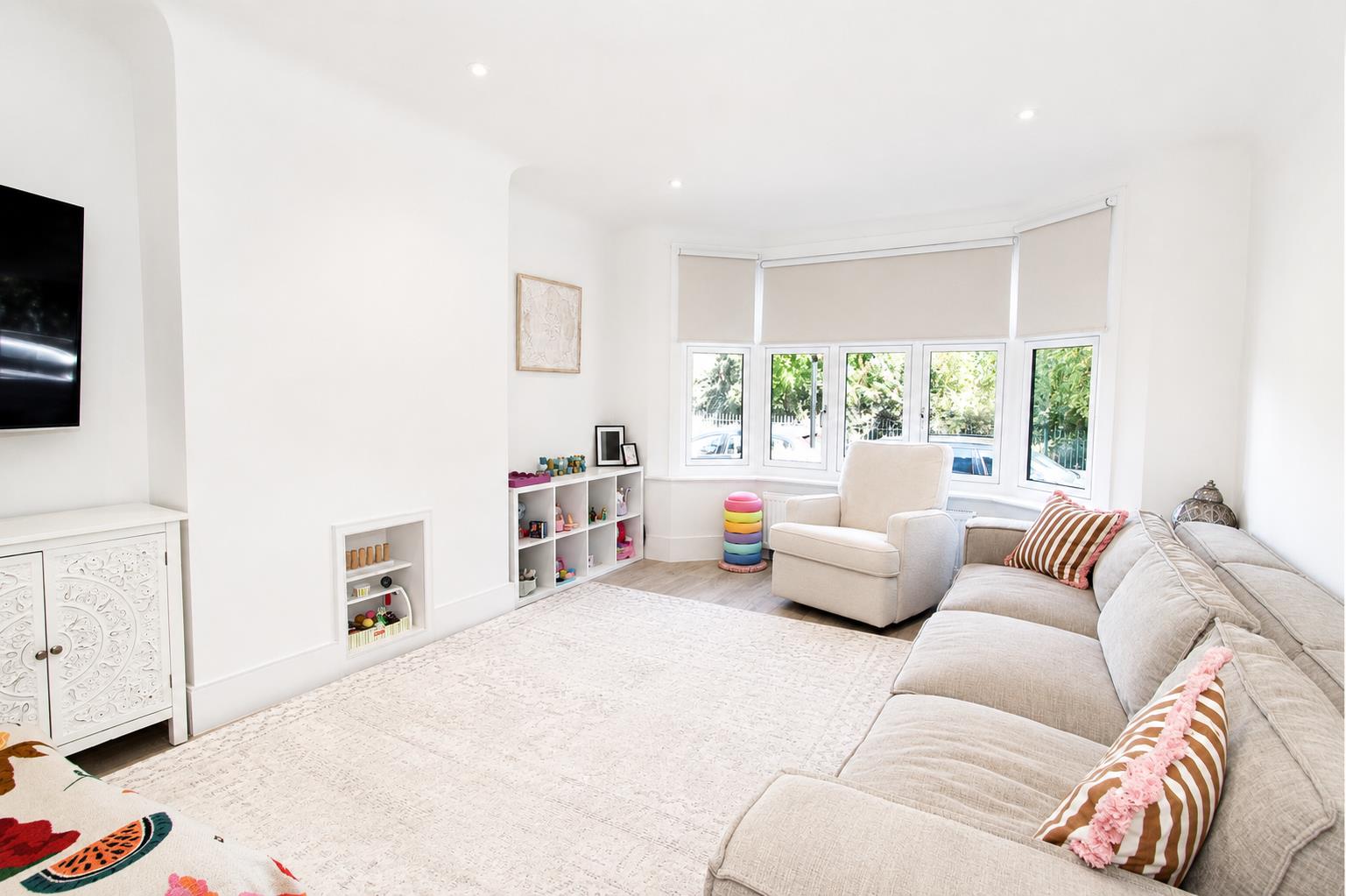 3 bed property in The Ridgeway, Waddon